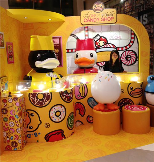 Chinese-New-Year-in-Hong-Kong-with-B-Duck-3
